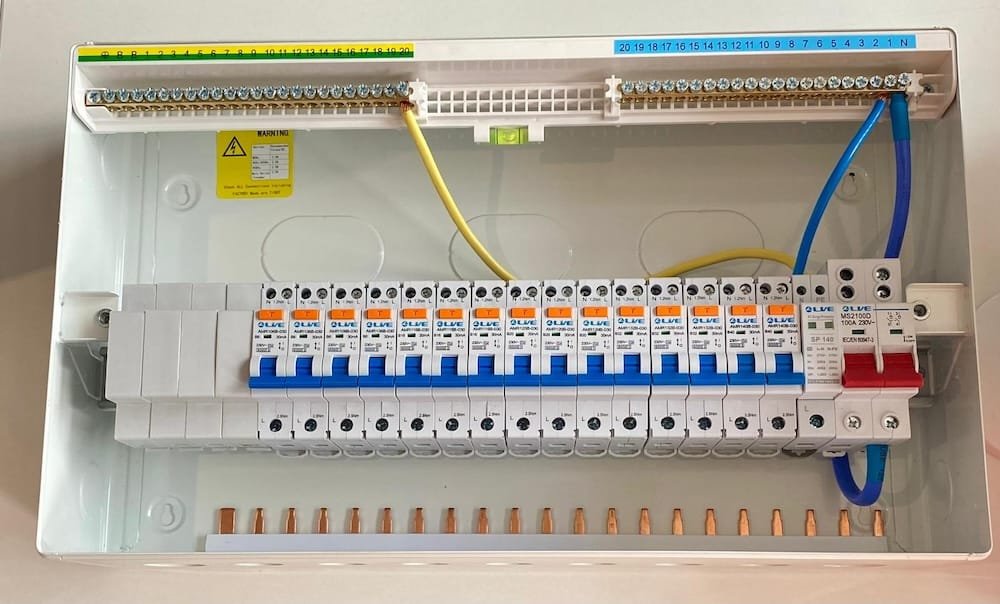 Comparison of older and modern consumer units